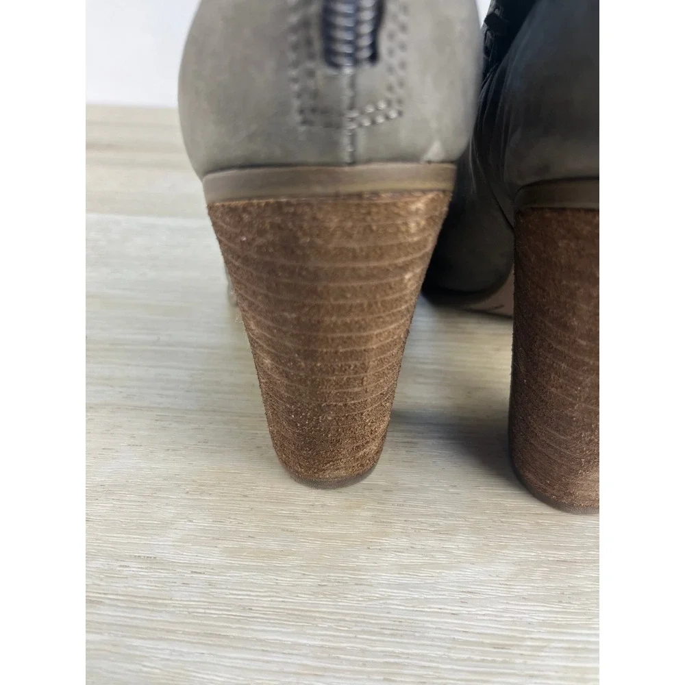 Vince Camuto Fretzia Gray Suede‎  Block Heel Ankle Booties Women's Size 10